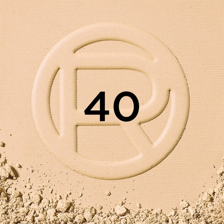 Infaillible 24H Fresh Wear Foundation in a Powder